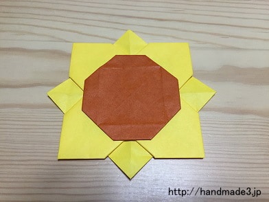 折り紙でひまわりの折り方 夏に飾りたいナンバーワン