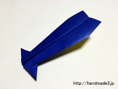 折り紙でイカ飛行機を折った
