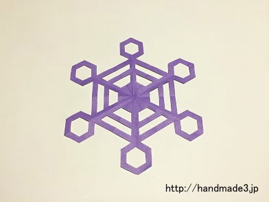 六角形の雪の結晶の折り紙