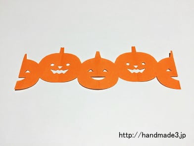 ハロウィンのかぼちゃを切り紙で作った